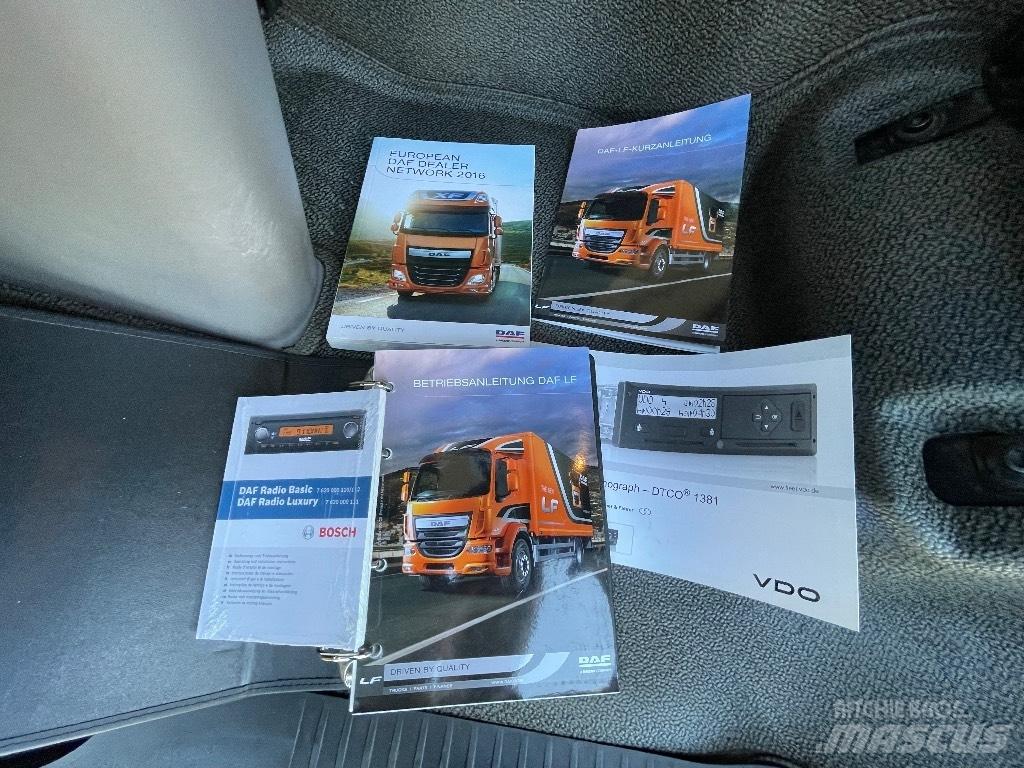 DAF LF220 Camiões de caixa fechada