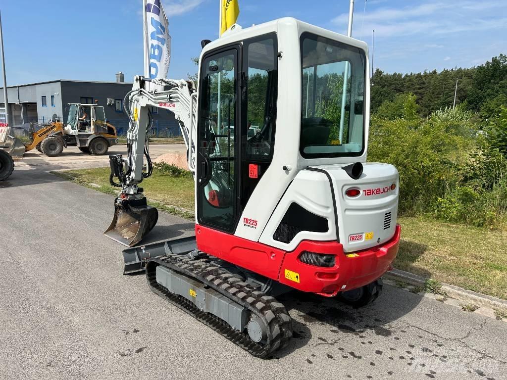 Takeuchi TB 225A V5 Mini Escavadoras <7t
