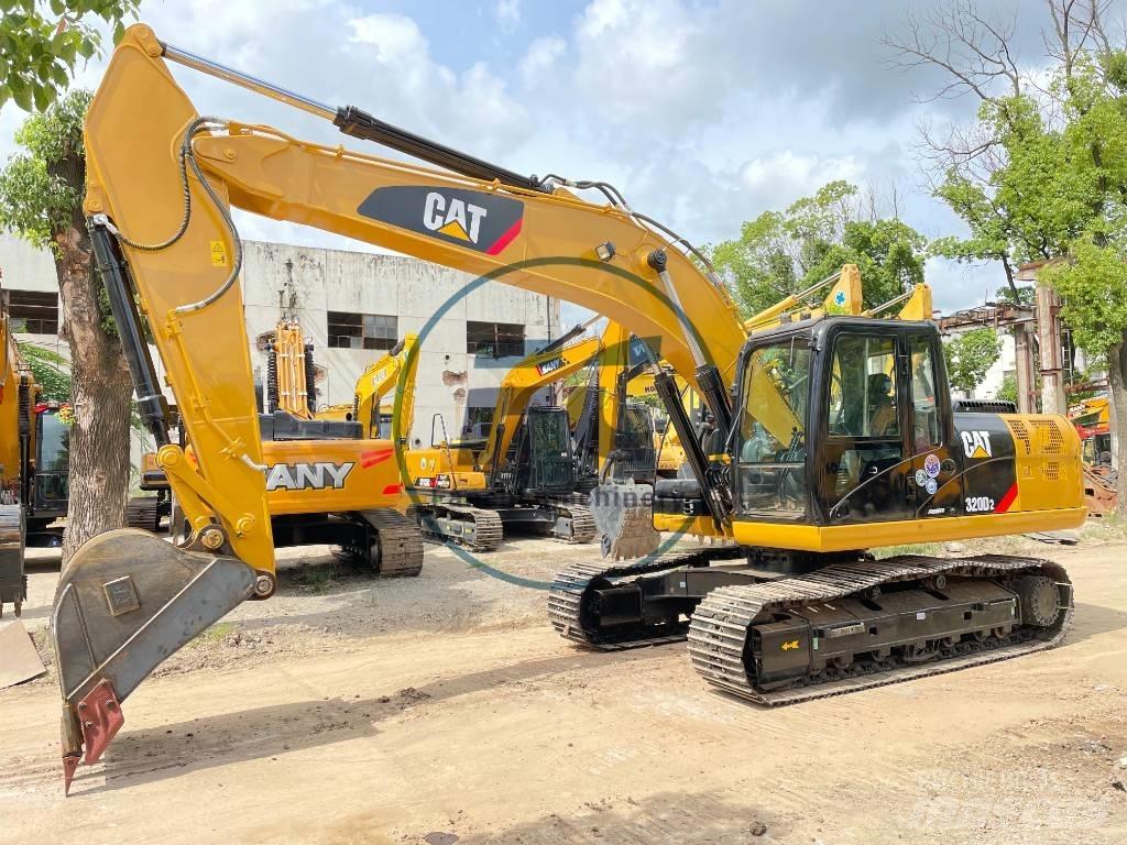 CAT 320 D 2 Escavadoras Midi 7t - 12t