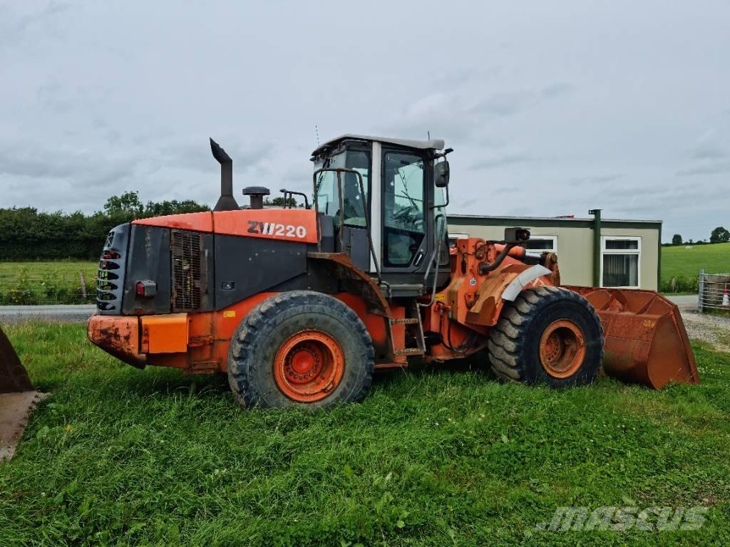 Hitachi ZW 220 Pás carregadoras de rodas