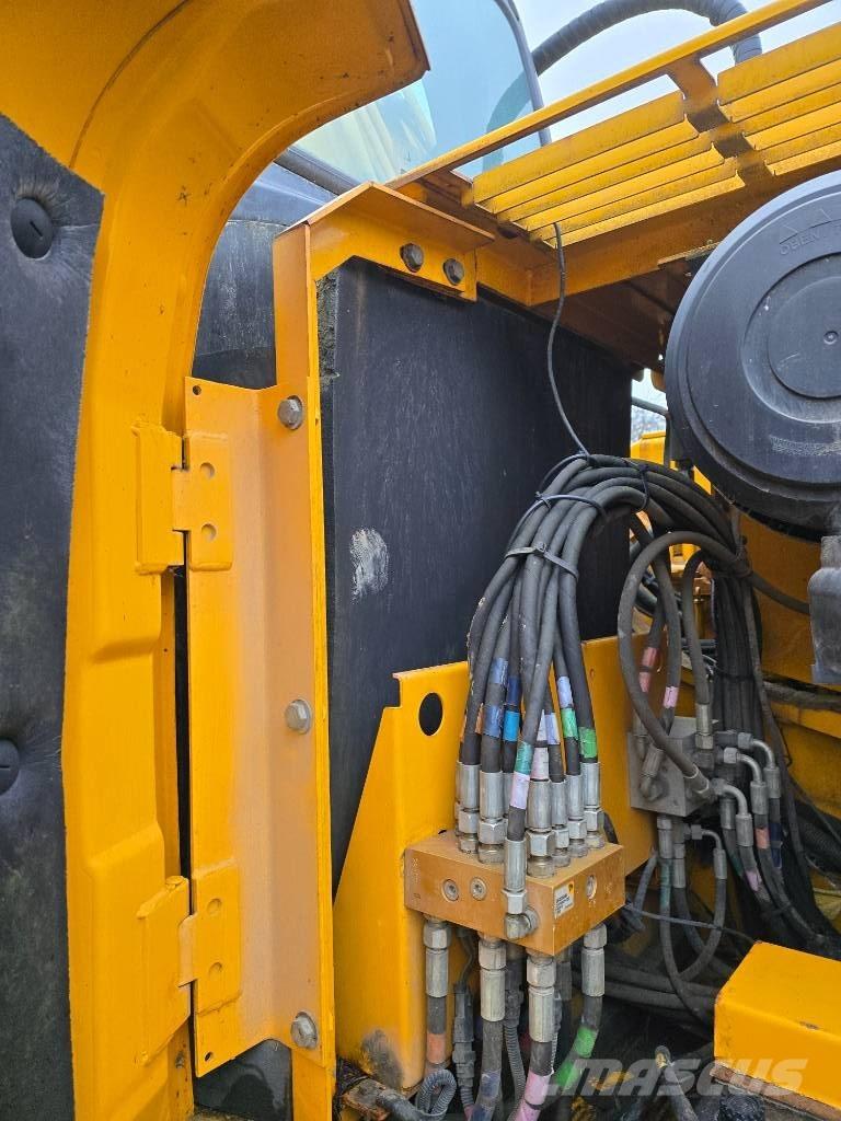 JCB JS 210 LC Escavadoras de rastos