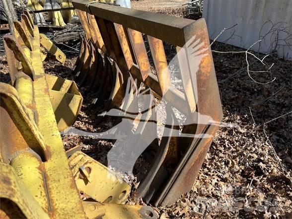 Komatsu D65PX Escarificadores