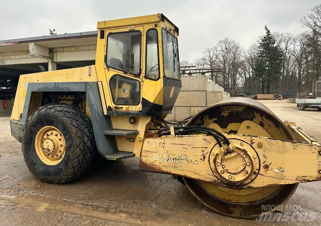 Bomag BW 213 D Cilindros Compactadores monocilíndricos