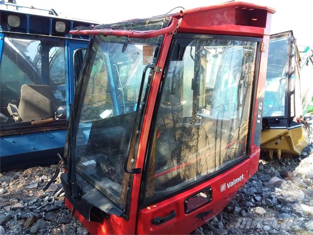 Valmet 931 Cabines e interior