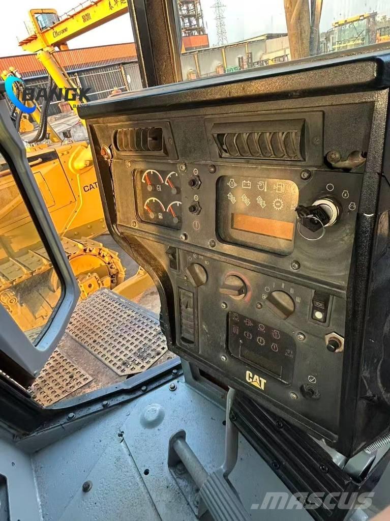 CAT D 6 R Dozers - Tratores rastos