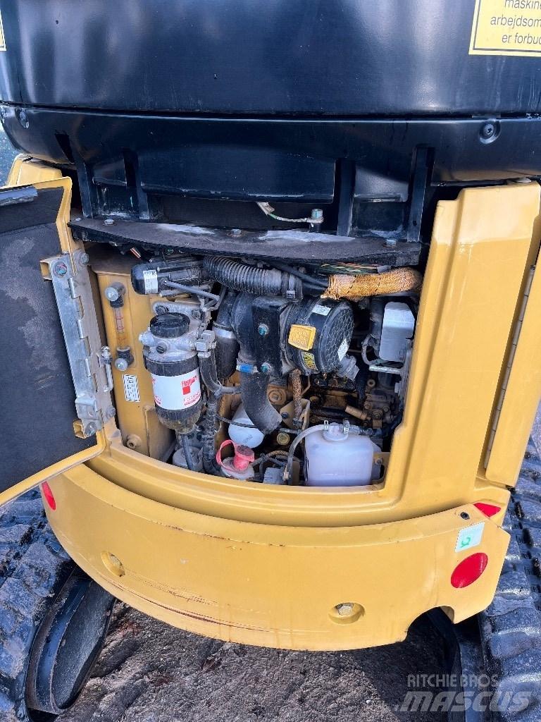 CAT 302 Mini Escavadoras <7t