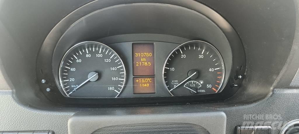 Mercedes-Benz 319 Caixa fechada