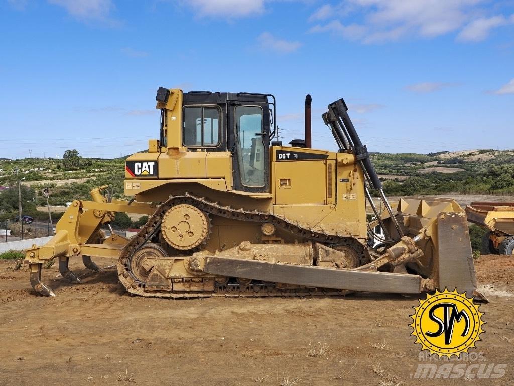 CAT D 6 T XL Dozers - Tratores rastos