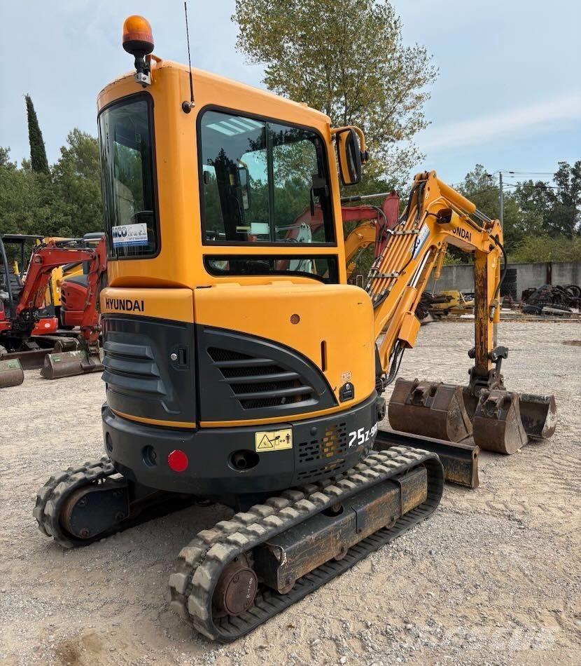 Hyundai R25Z-9 AK Mini Escavadoras <7t