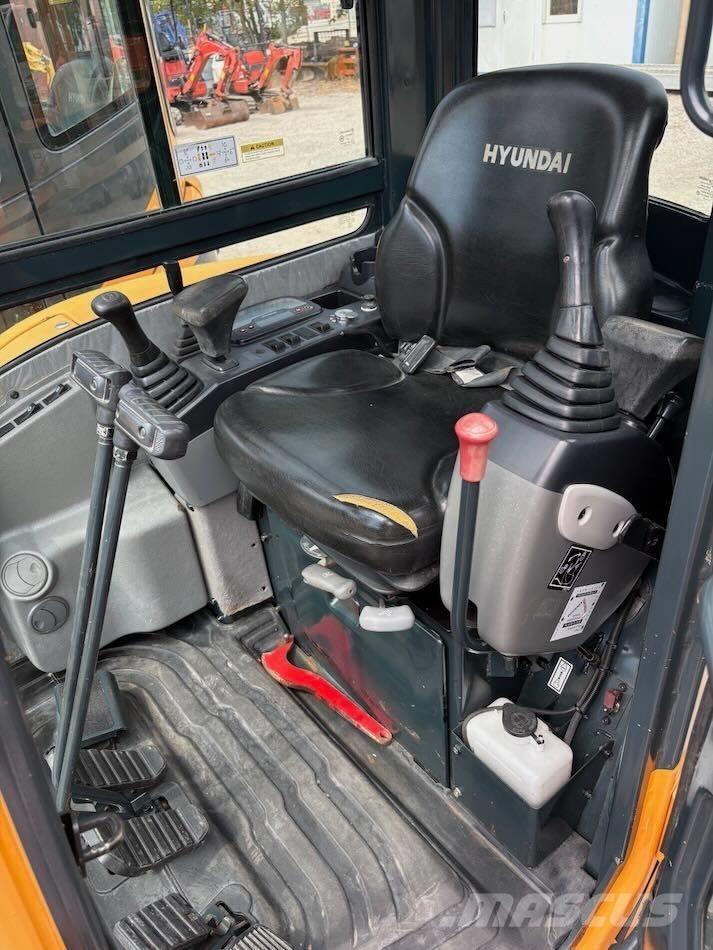 Hyundai R25Z-9 AK Mini Escavadoras <7t