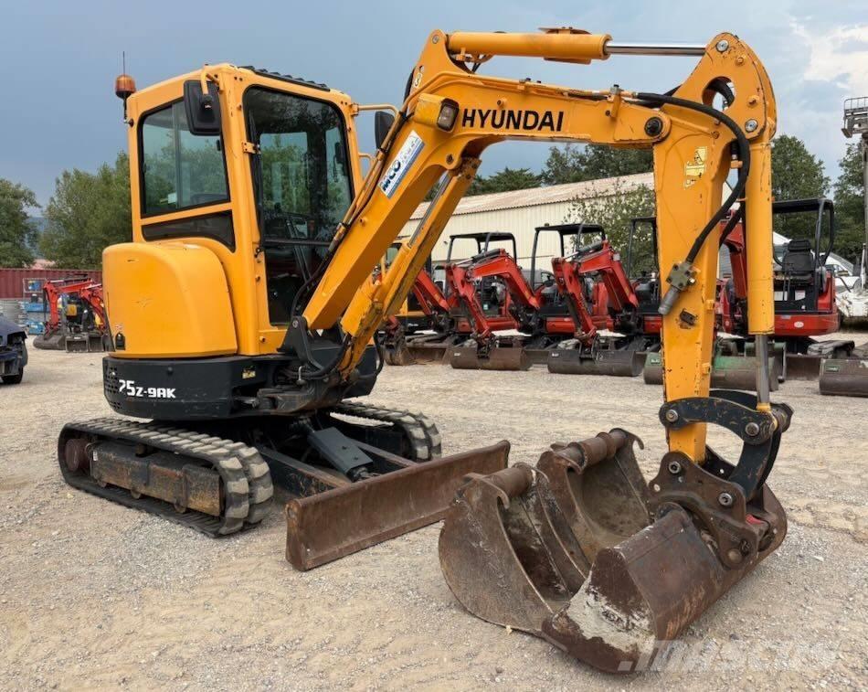 Hyundai R25Z-9 AK Mini Escavadoras <7t