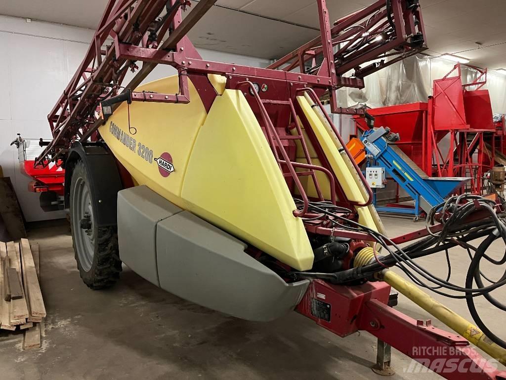 Hardi Commander 3200 Pulverizadores rebocados