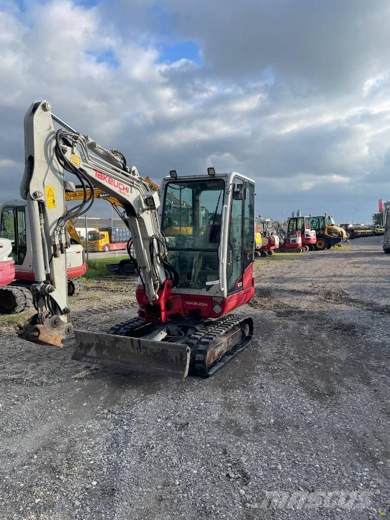 Takeuchi TB 230 Mini Escavadoras <7t