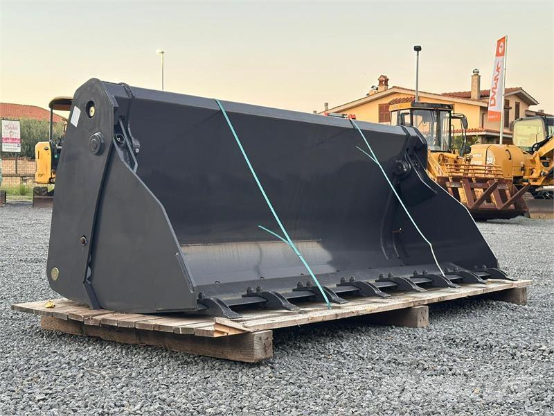 New Holland 220 Baldes