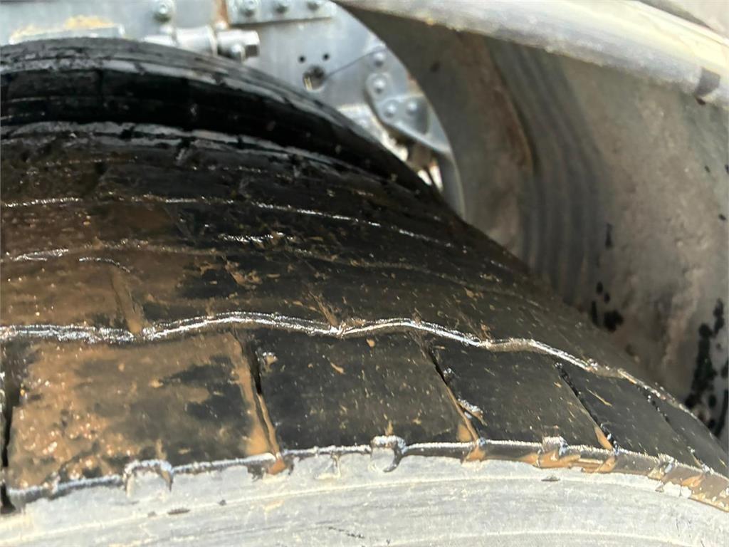 DAF XF 510 FAN Camiões caixa desmontável com elevador de cabo