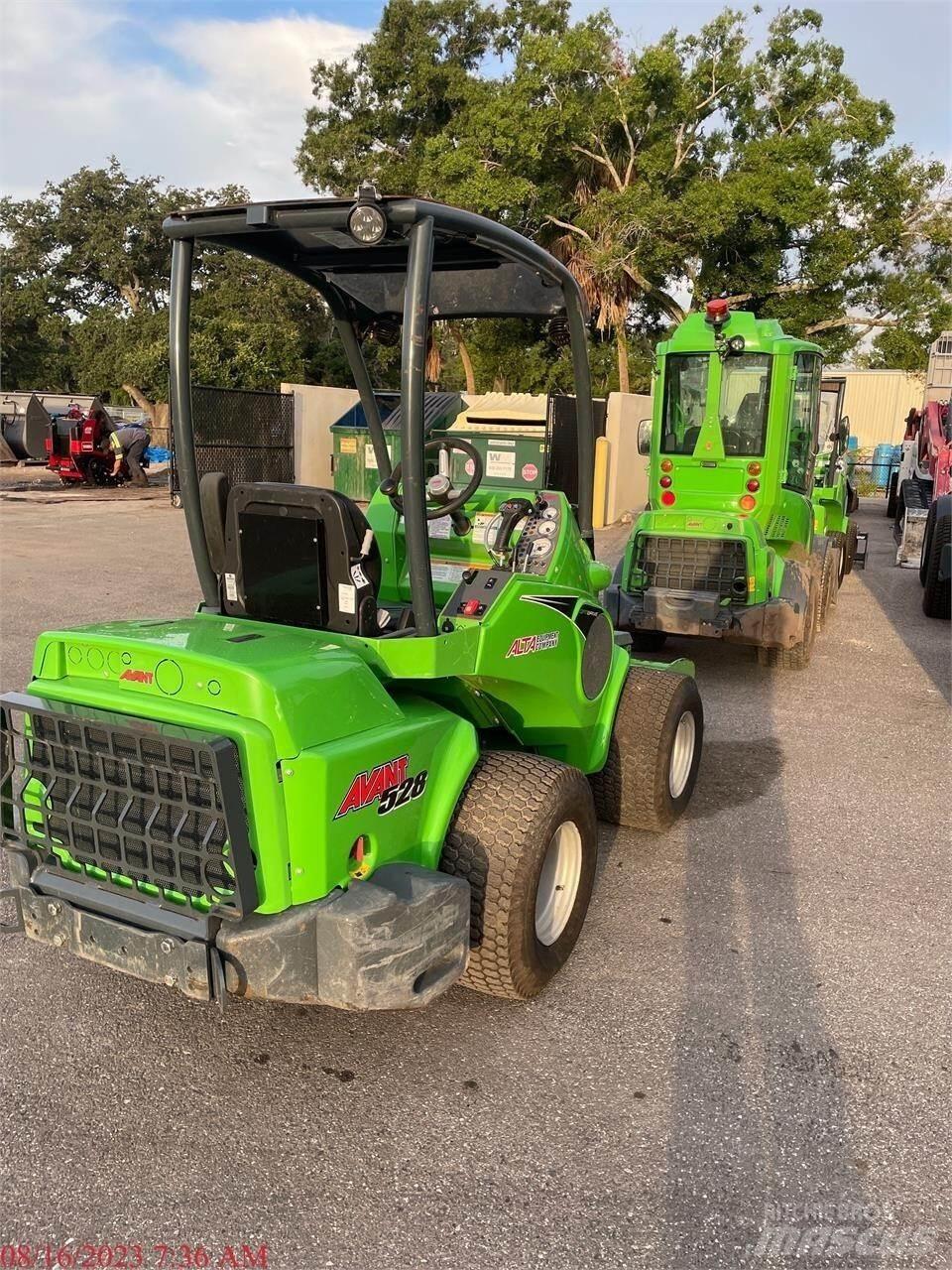 Avant 528 Pás carregadoras de rodas