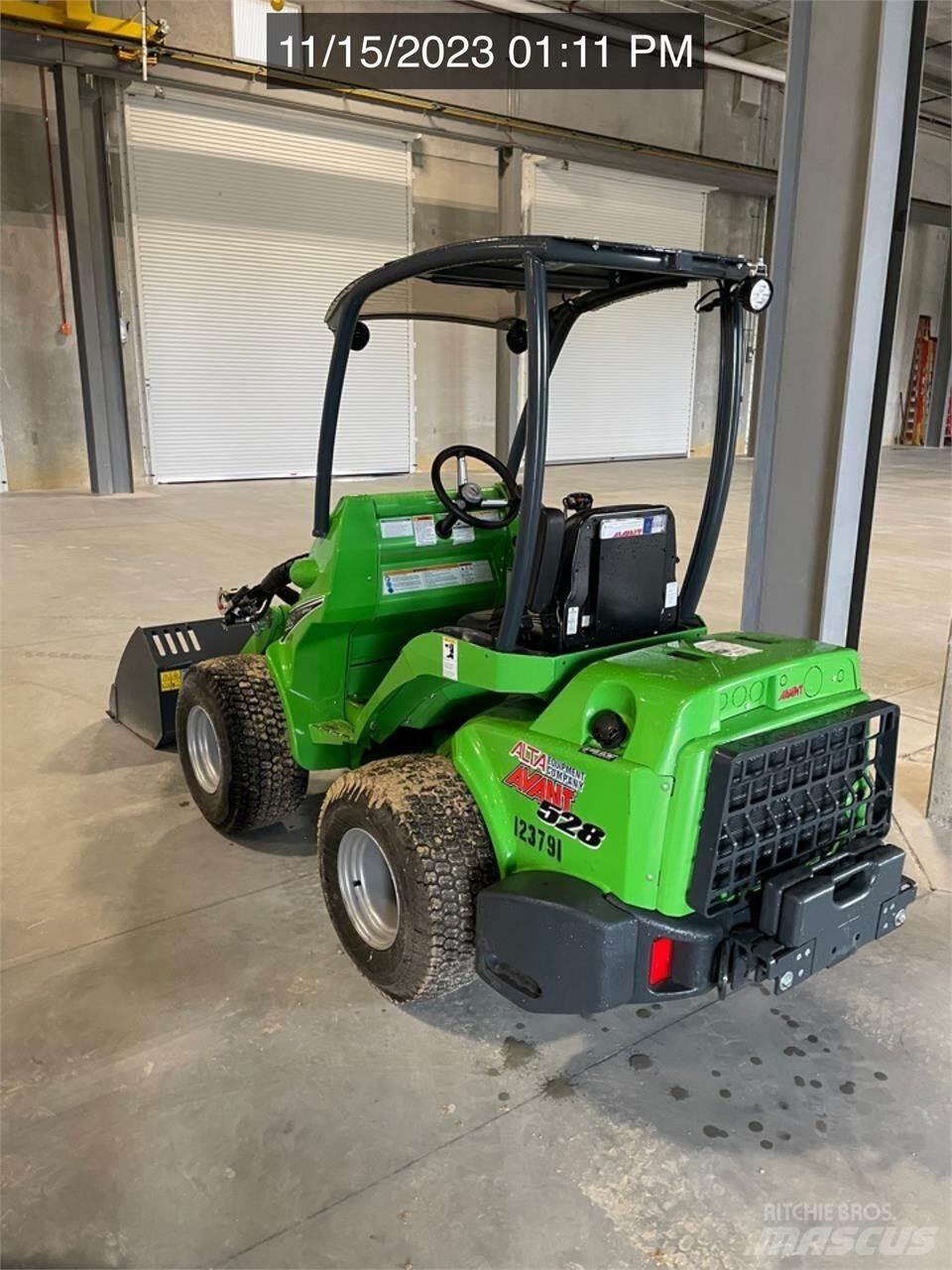 Avant 528 Pás carregadoras de rodas