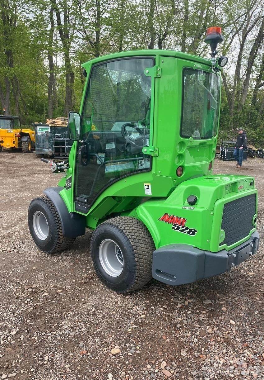 Avant 528 Pás carregadoras de rodas