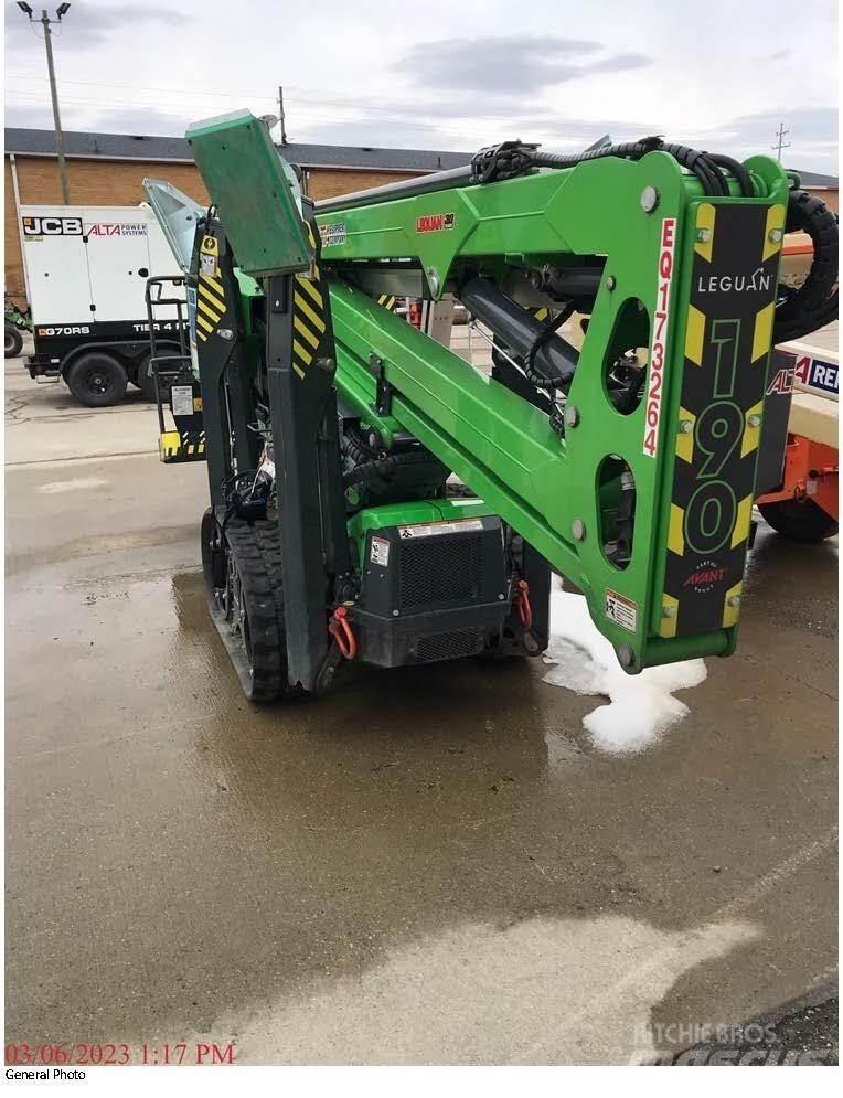 Avant LEGUAN 190 Elevadores braços articulados
