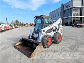 Bobcat S740 Carregadoras de direcção deslizante