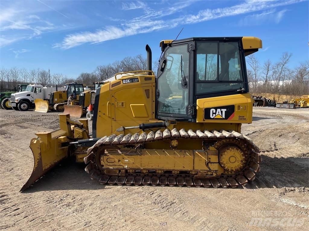 CAT D3K2 LGP Dozers - Tratores rastos