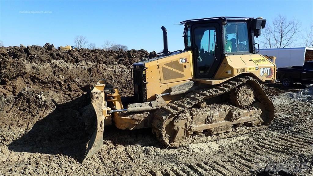 CAT D5 Dozers - Tratores rastos