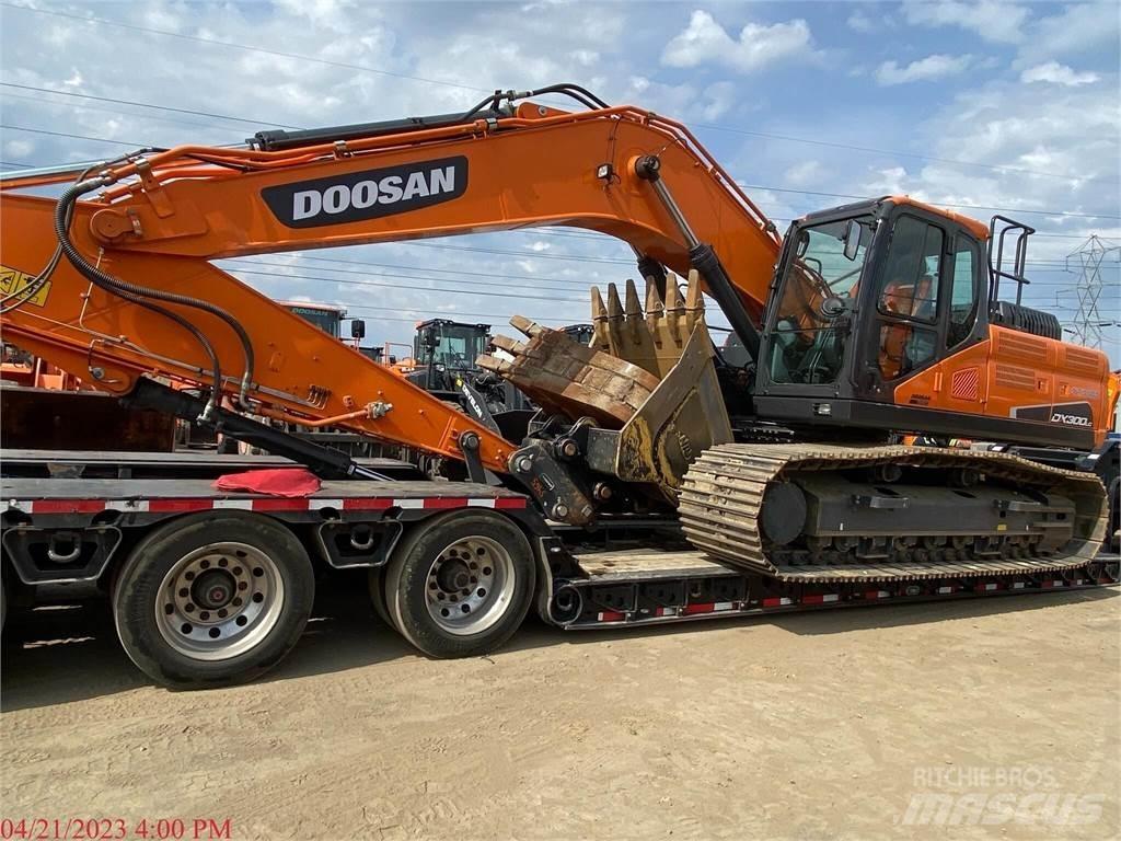Develon DX300 LC-5 Escavadoras de rastos