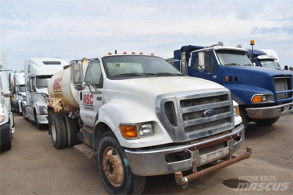 Ford F750 Camiões-cisterna