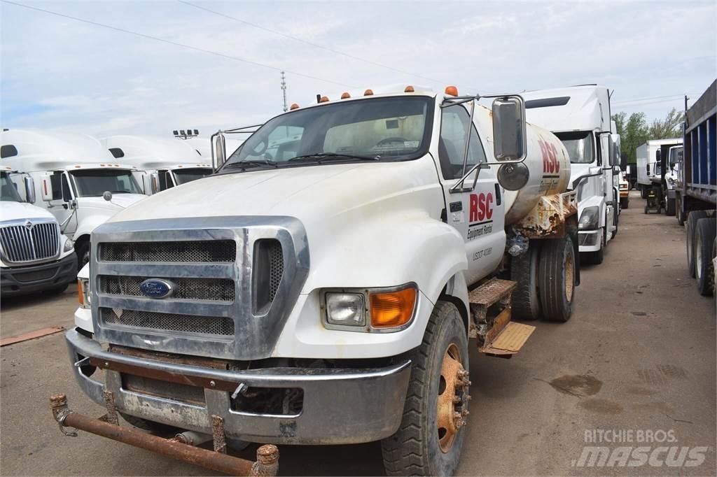 Ford F750 Camiões-cisterna