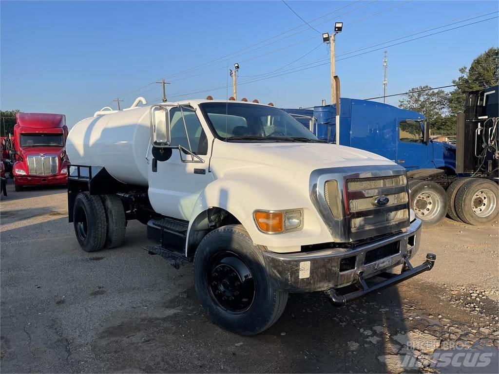 Ford F750 Camiões-cisterna