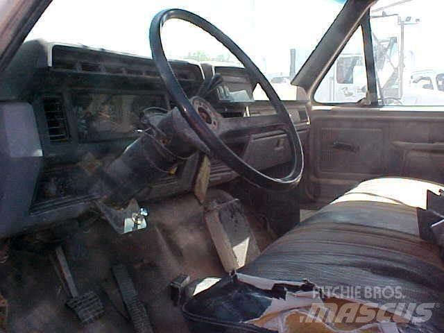 Ford F800 Camiões Municipais / Uso Geral