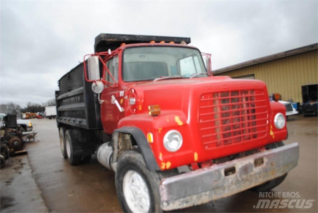 Ford L8000 Camiões basculantes