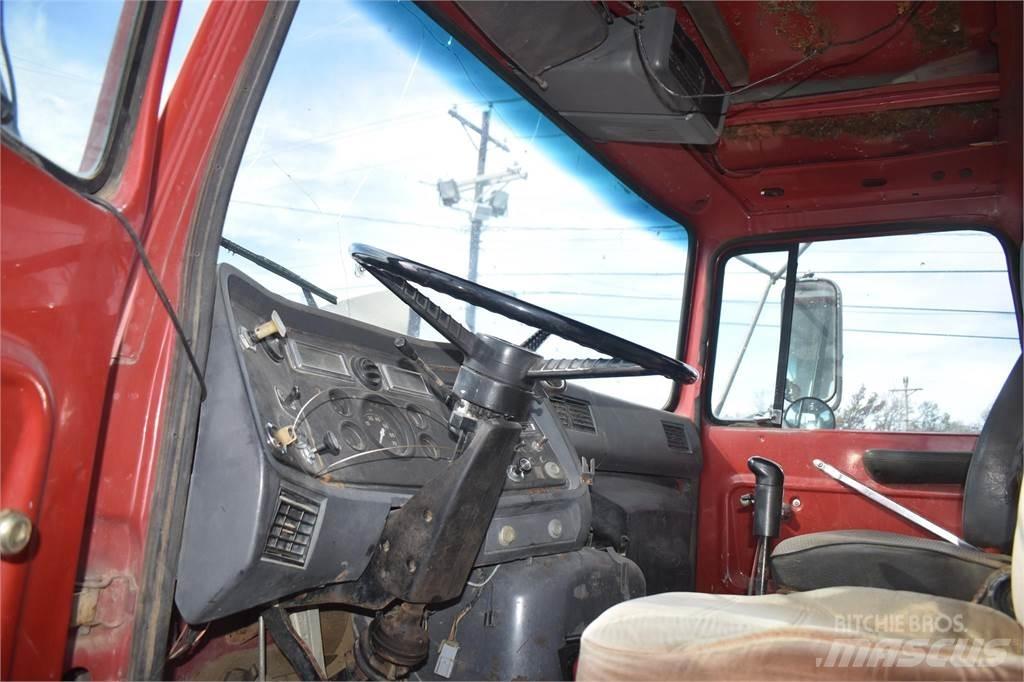 Ford L8000 Camiões basculantes