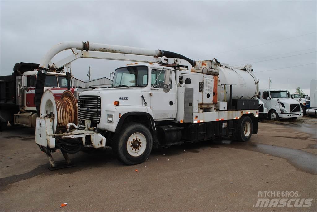 Ford L8000 Camiões-cisterna