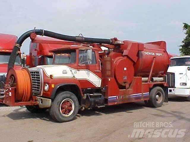 Ford L8000 Camiões-cisterna