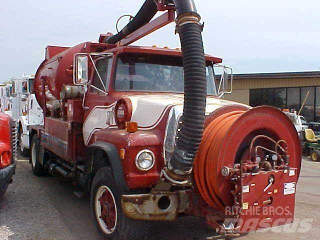 Ford L8000 Camiões-cisterna