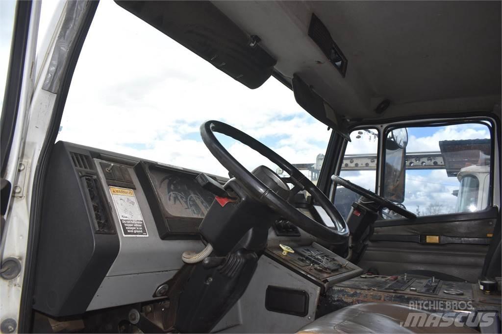Freightliner FL70 Camiões varredores