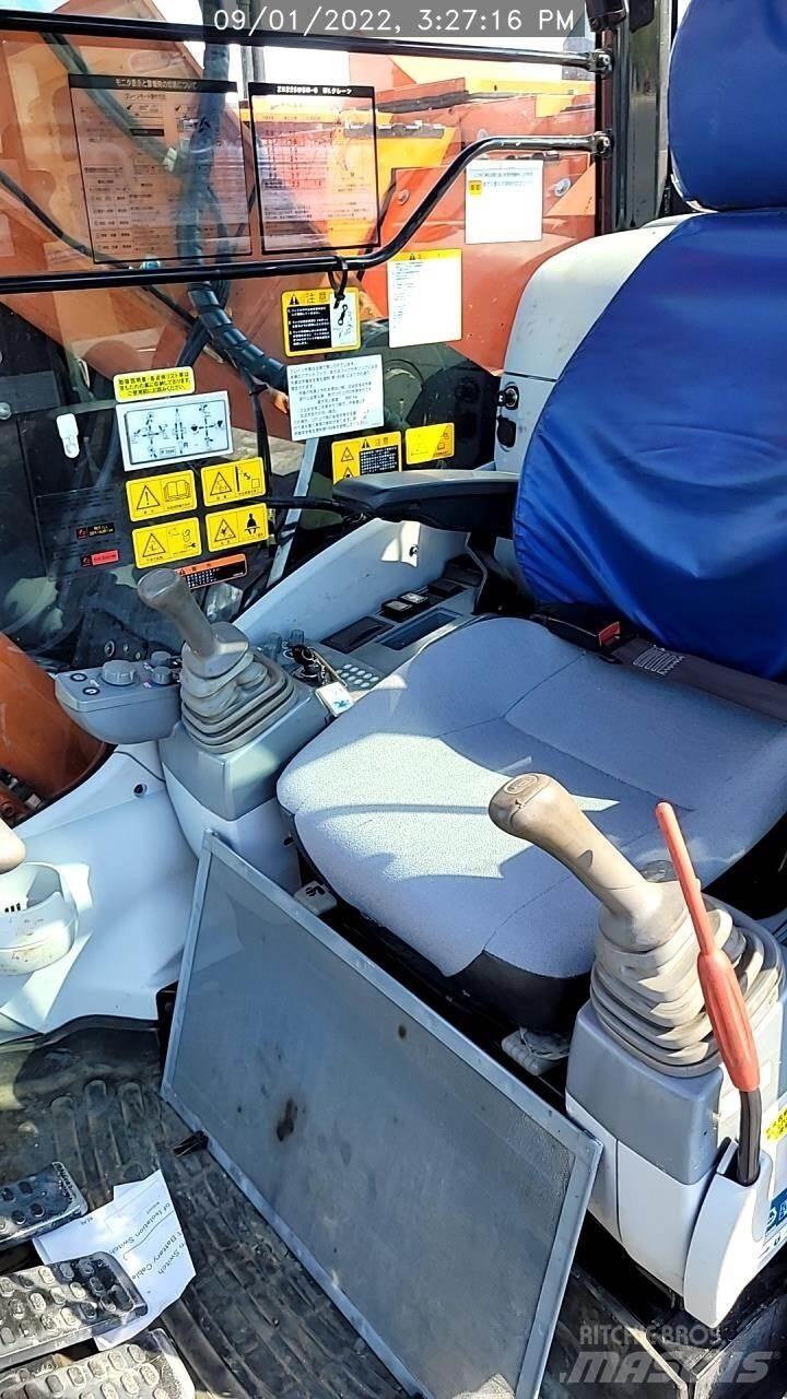 Hitachi ZX225US-6 Escavadoras de rastos
