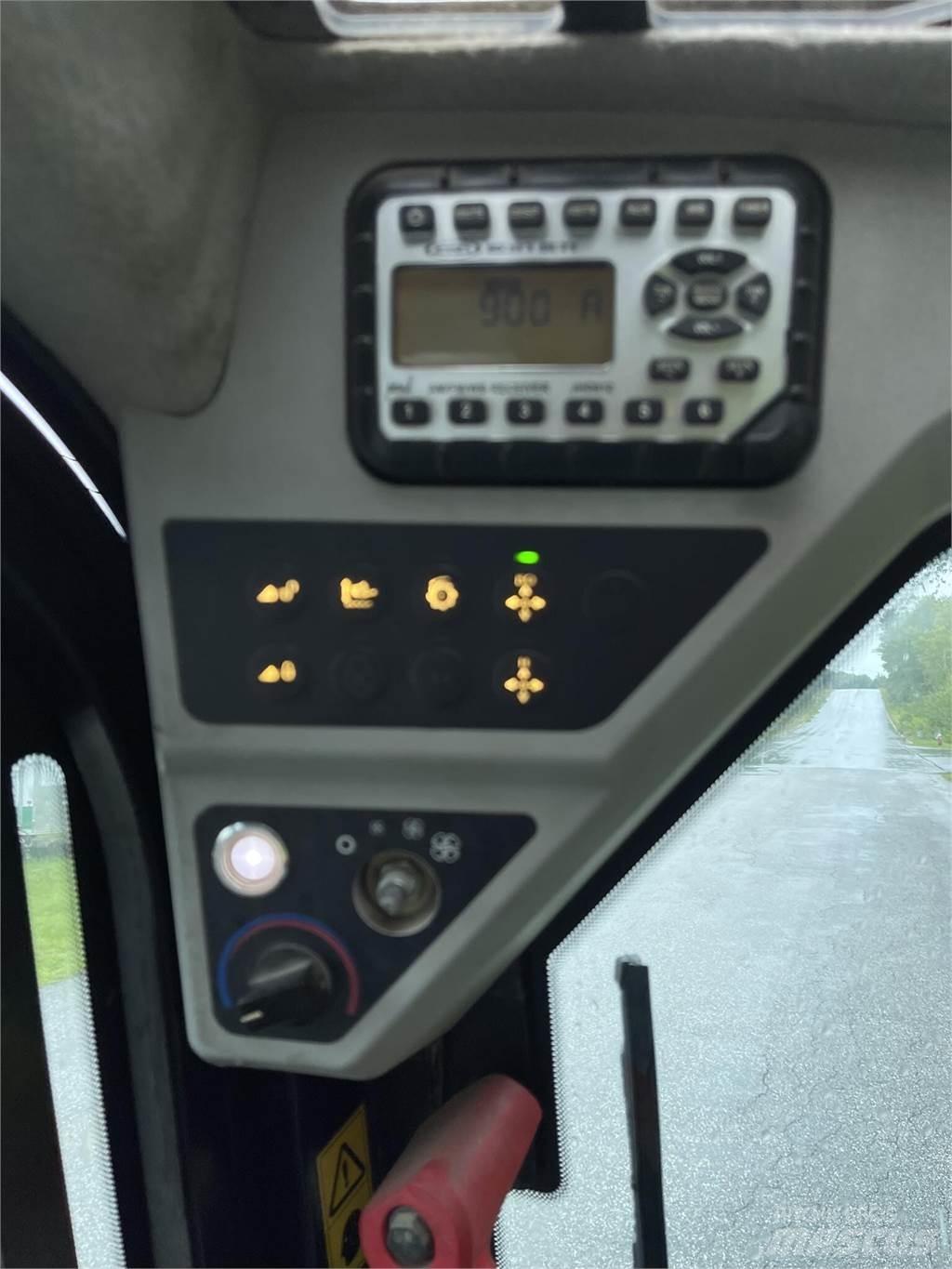JCB 260T Carregadoras de direcção deslizante