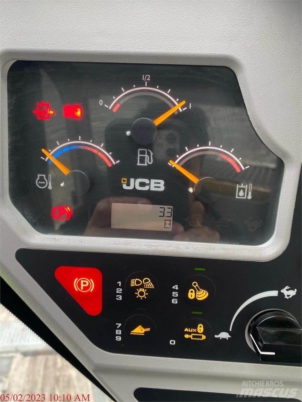 JCB 300 Carregadoras de direcção deslizante