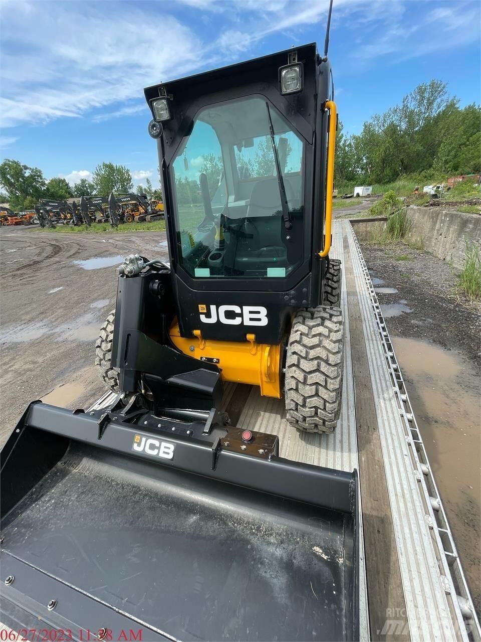 JCB 300 Carregadoras de direcção deslizante