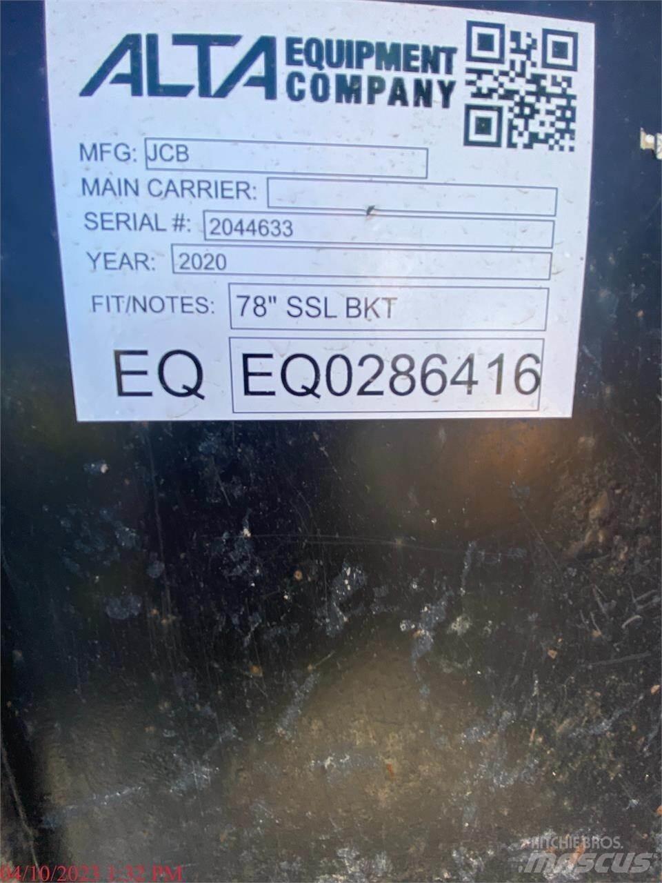 JCB 300T Carregadoras de direcção deslizante