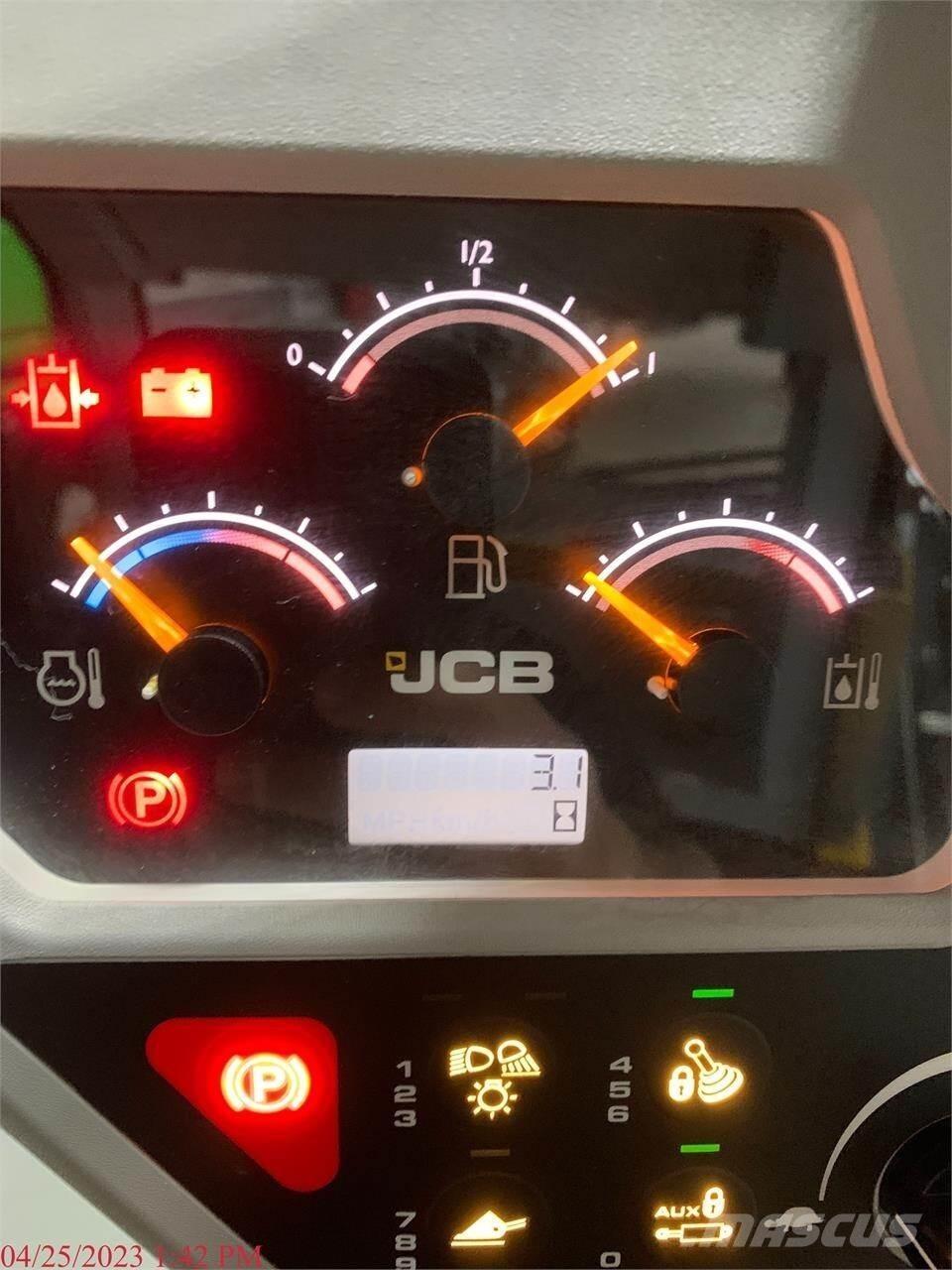 JCB 3TS-8W Carregadoras de direcção deslizante