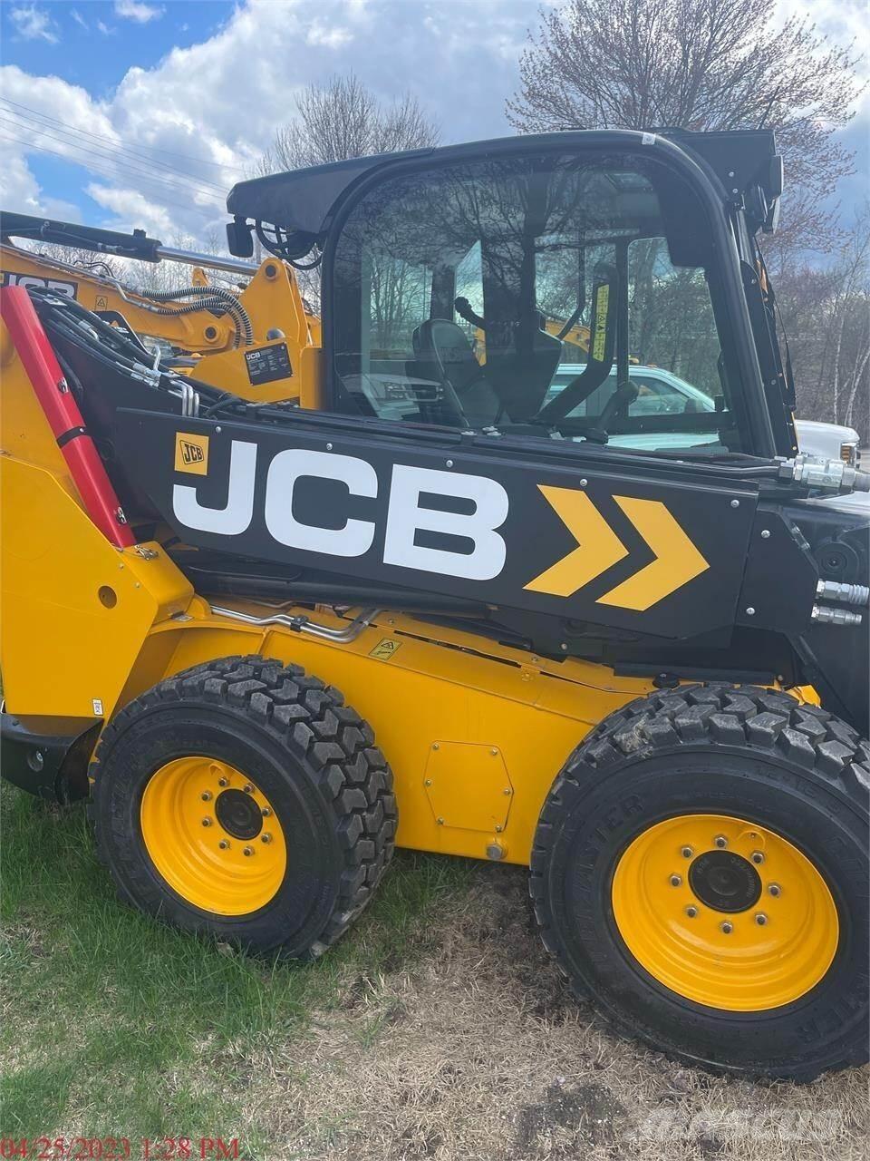 JCB 3TS-8W Carregadoras de direcção deslizante