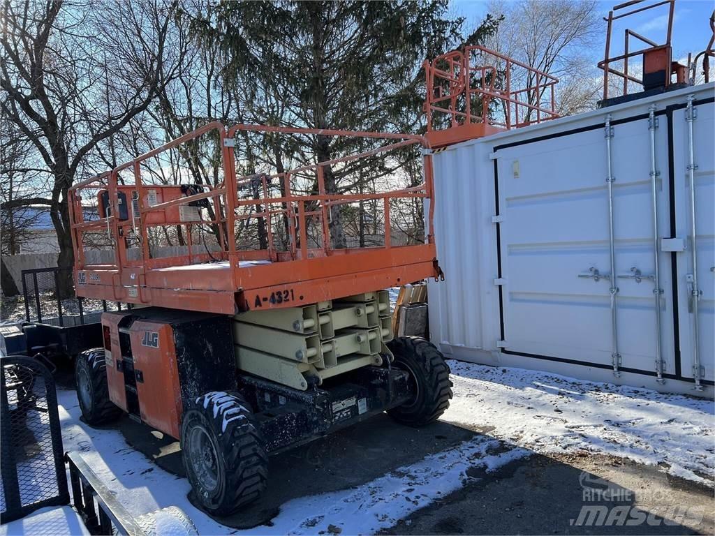 JLG 330LRT Elevadores de tesoura