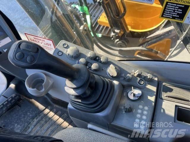 John Deere 210G LC Escavadoras de rastos