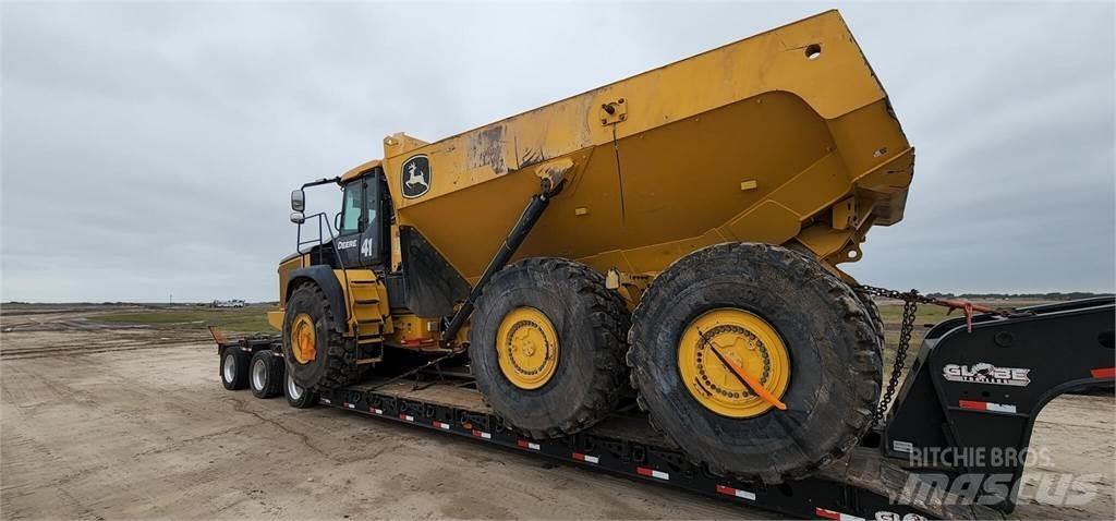 John Deere 460E Auto-tanques