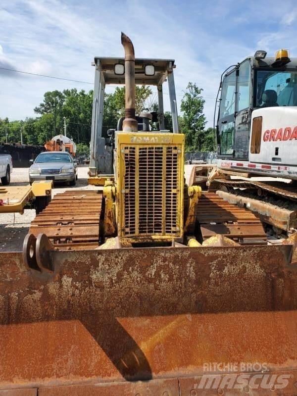 Komatsu D38P-1 LGP Dozers - Tratores rastos