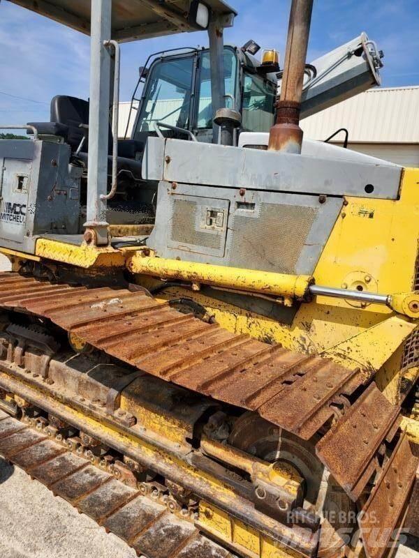 Komatsu D38P-1 LGP Dozers - Tratores rastos