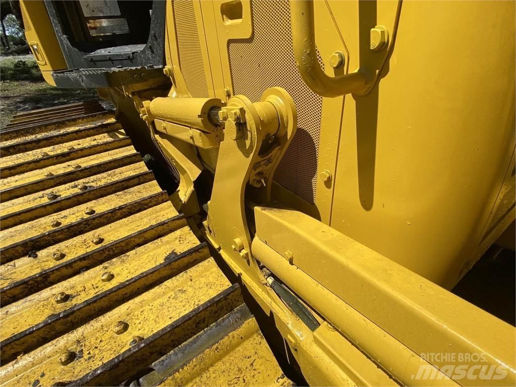 Komatsu D39PX-24 Dozers - Tratores rastos